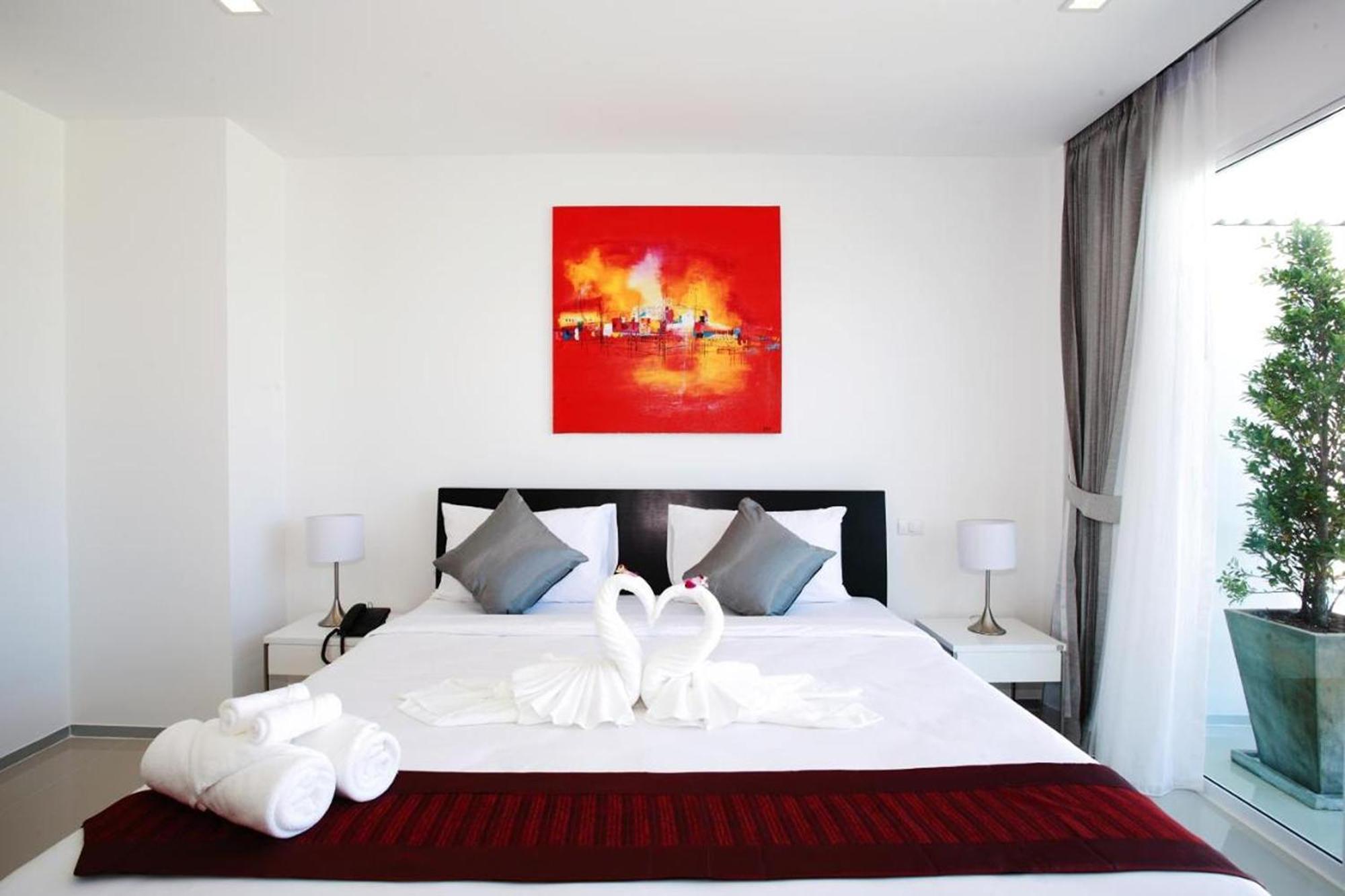 Rawai One World One Home Naiharn Hotel מראה חיצוני תמונה