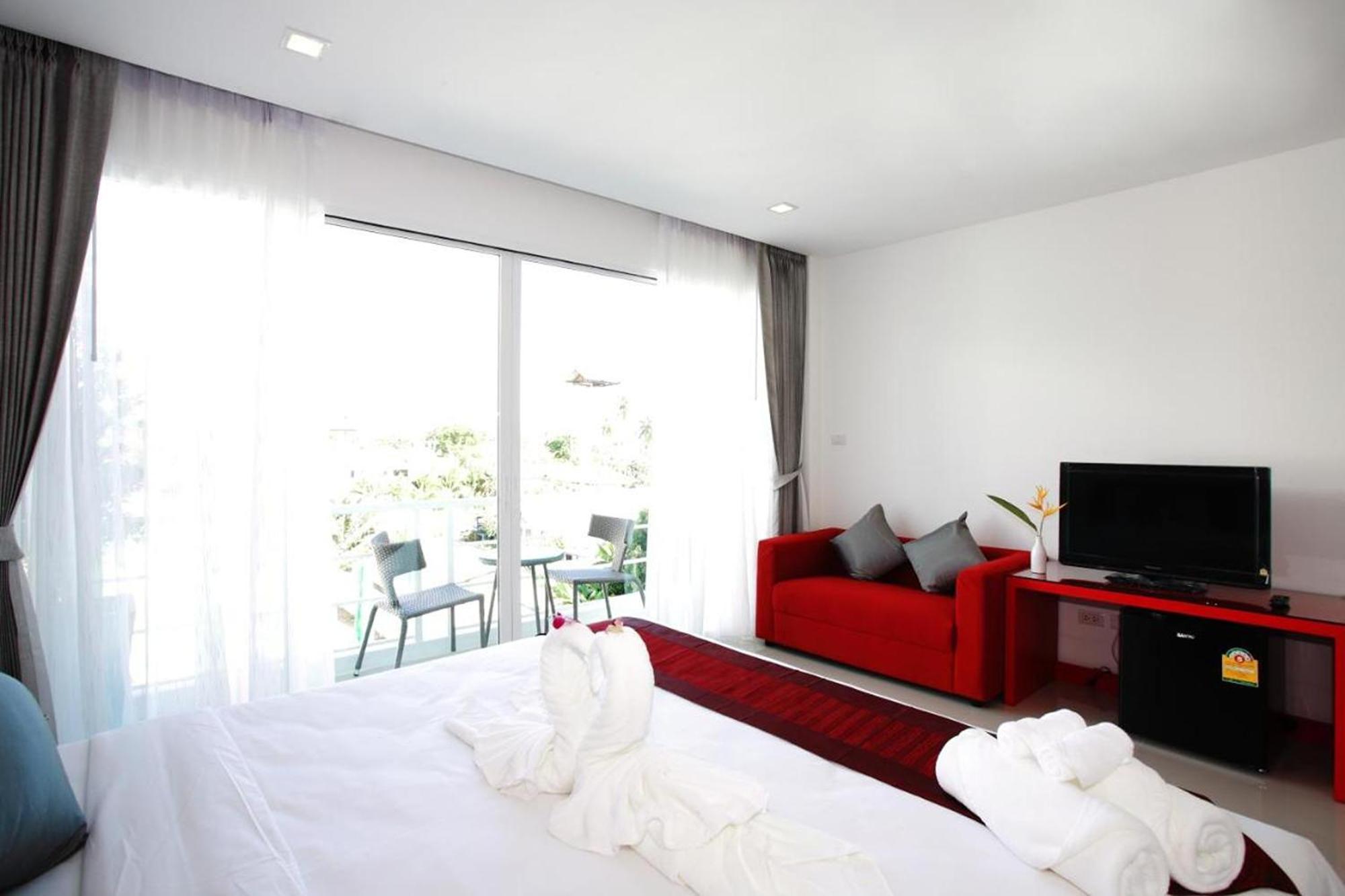 Rawai One World One Home Naiharn Hotel מראה חיצוני תמונה