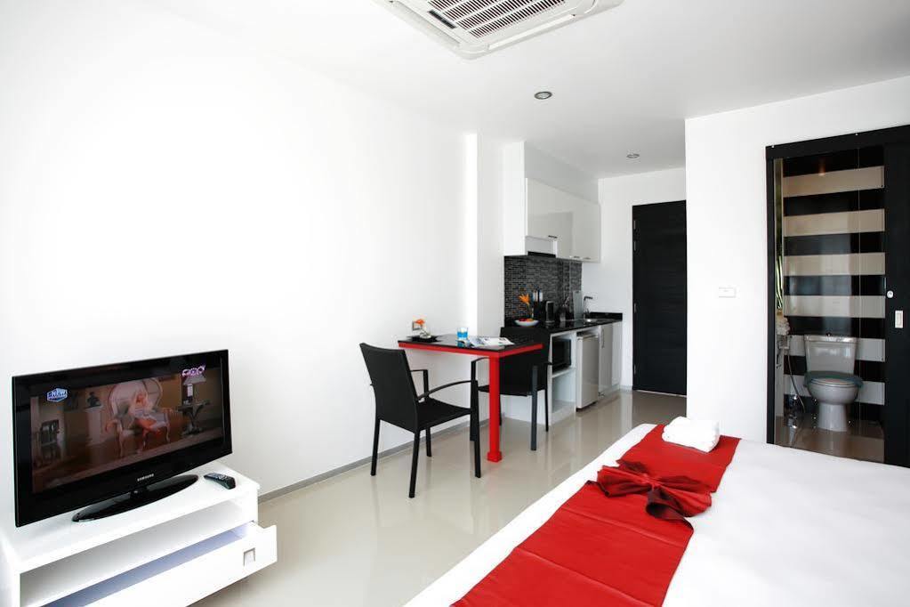 Rawai One World One Home Naiharn Hotel מראה חיצוני תמונה